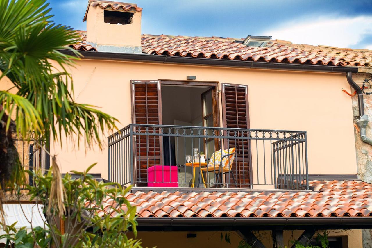 Holiday Home Kuca Na Moru Kornić Zewnętrze zdjęcie