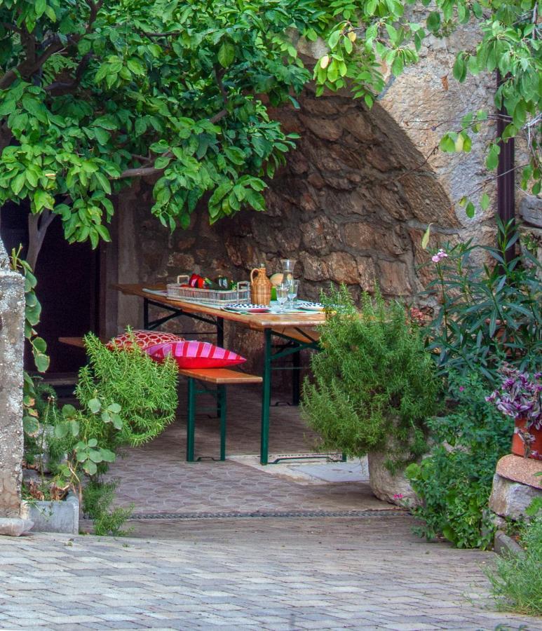 Holiday Home Kuca Na Moru Kornić Zewnętrze zdjęcie