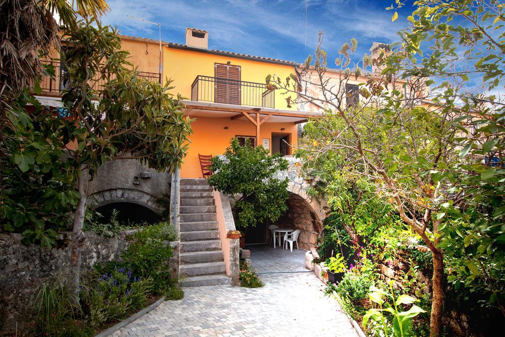 Holiday Home Kuca Na Moru Kornić Zewnętrze zdjęcie