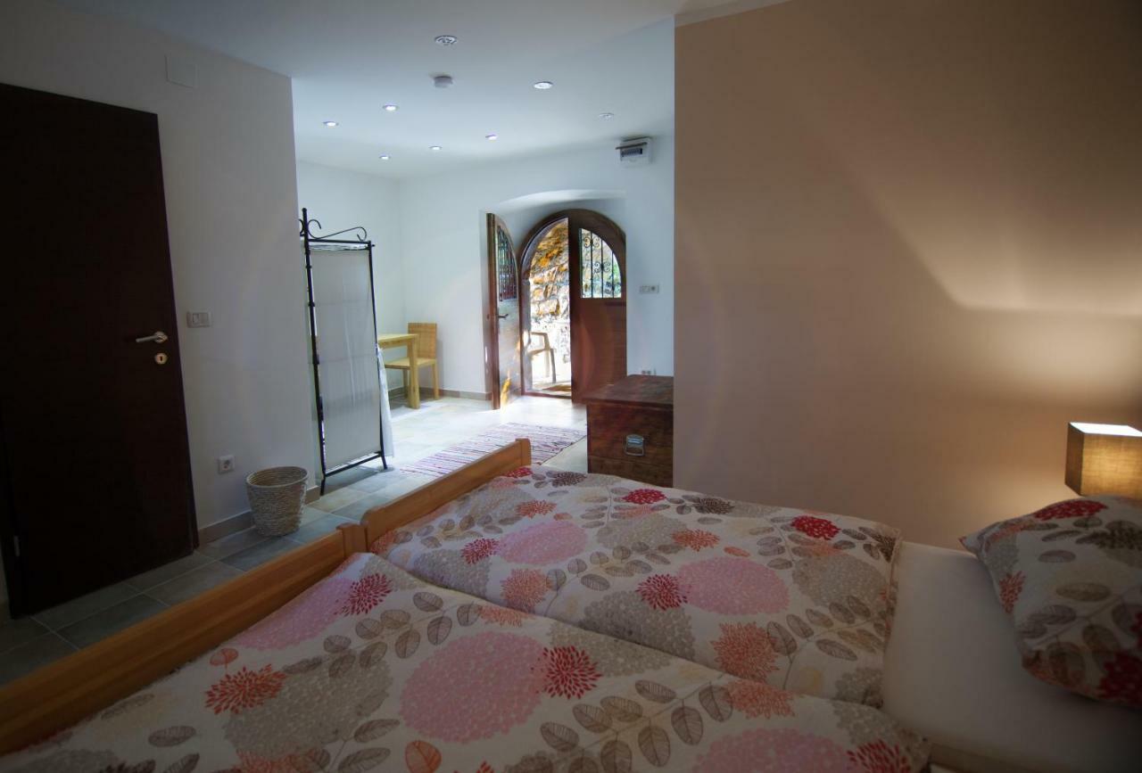 Holiday Home Kuca Na Moru Kornić Zewnętrze zdjęcie